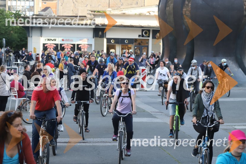 Protivladni protest na kolesih v Mariboru