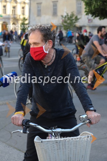 Protivladni protest na kolesih v Mariboru
