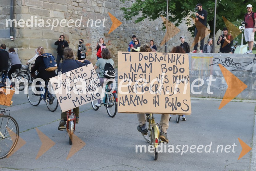 Protivladni protest na kolesih v Mariboru