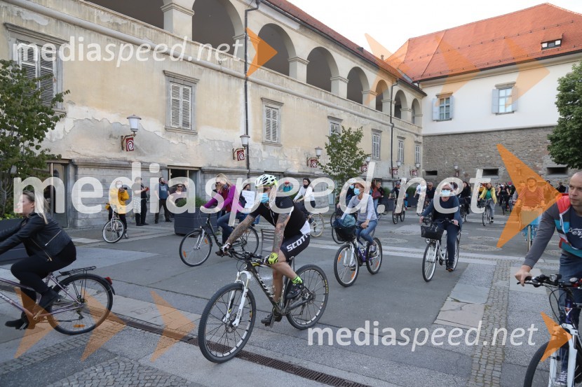 Protivladni protest na kolesih v Mariboru
