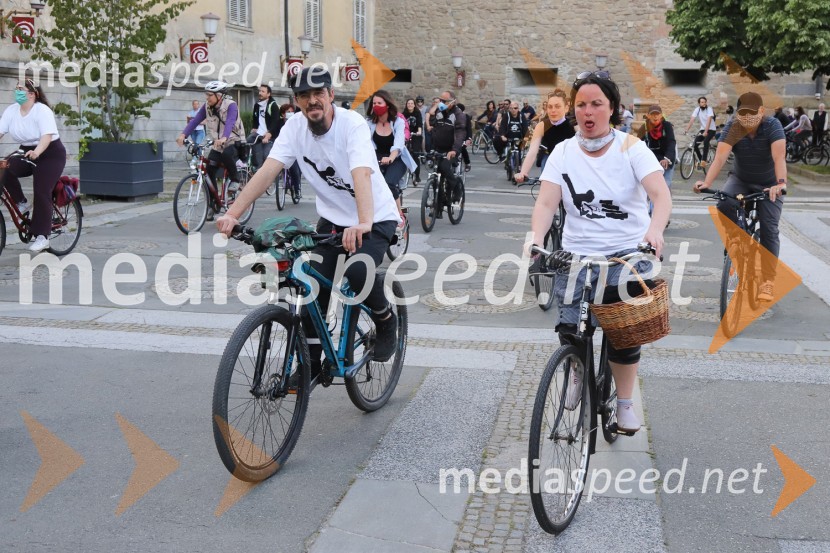 Protivladni protest na kolesih v Mariboru