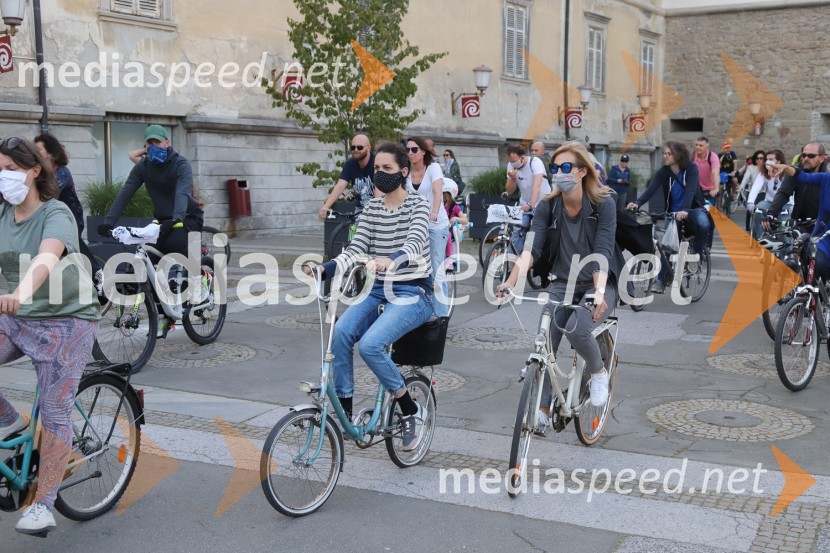 Protivladni protest na kolesih v Mariboru