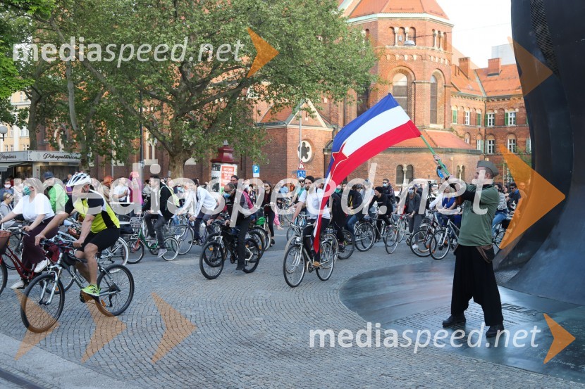 Protivladni protest na kolesih v Mariboru