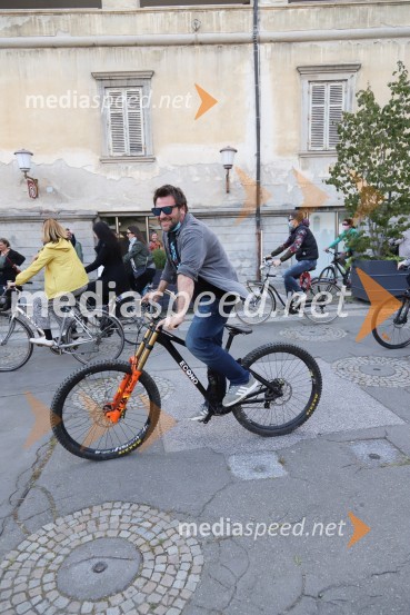 Protivladni protest na kolesih v Mariboru