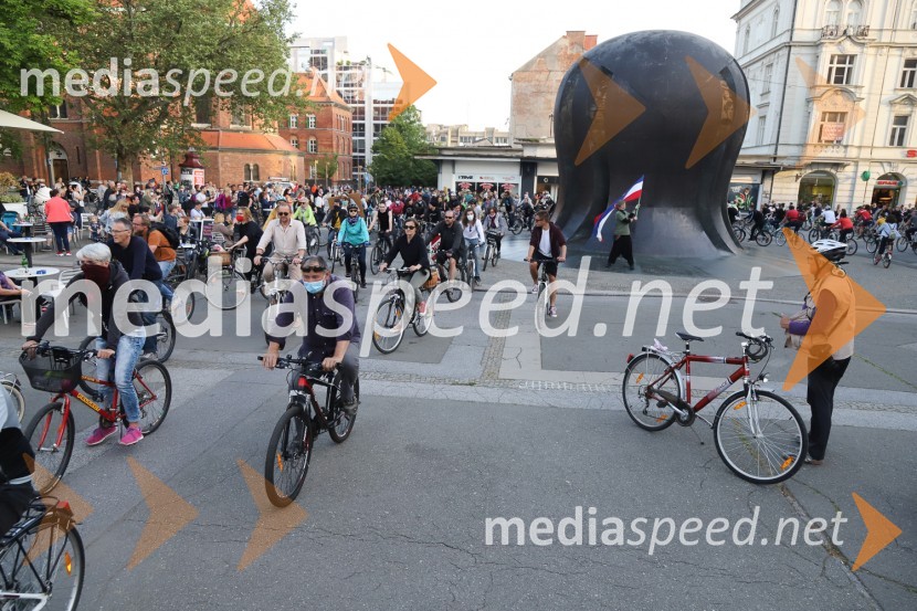 Protivladni protest na kolesih v Mariboru