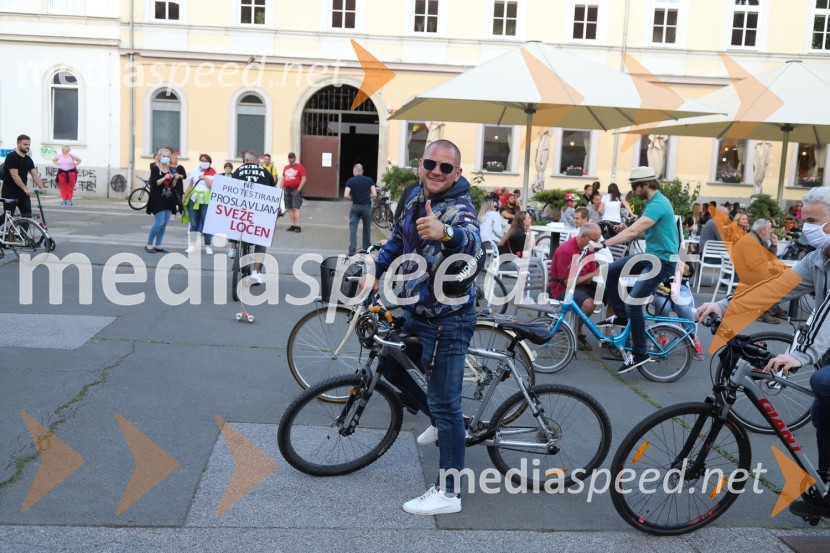 Protivladni protest na kolesih v Mariboru