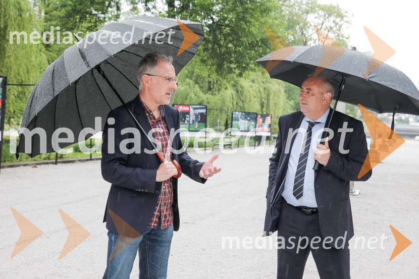  Igor Evgen Bergant, novinar in TV voditelj;  Radenko Mijatović, predsednik Nogometne zveze Slovenije100 let Nogometne zveze Slovenije, otvoritev razstave