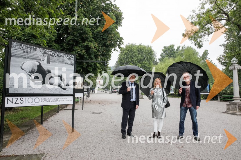  Radenko Mijatović, predsednik Nogometne zveze Slovenije;  Barbara Čeferin, fotografinja, lastnica in vodja galerije Galerija Fotografija;  Igor Evgen Bergant, novinar in TV voditelj100 let Nogometne zveze Slovenije, otvoritev razstave