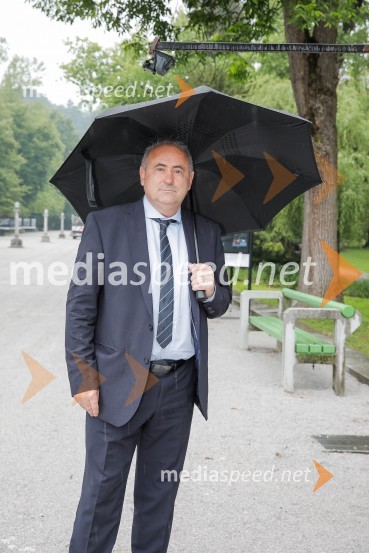  Radenko Mijatović, predsednik Nogometne zveze Slovenije100 let Nogometne zveze Slovenije, otvoritev razstave