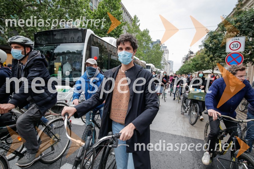  Luka Mesec, poslanec, koordinator LeviceTretji protivladni protest v Ljubljani