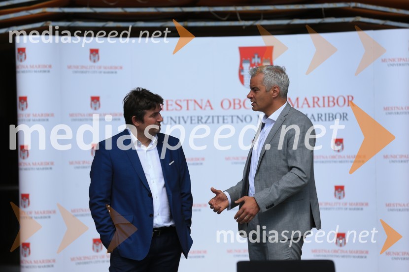  Igor Hvastja, direktor družbe Makro 5 gradnje.;  Aleksander Saša Arsenovič, župan, Mestna občina MariborPodpis pogodbe z izvajalcem, za rekonstrukcijo stare tribune Ljudskega vrta