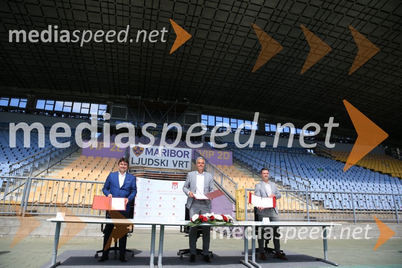  Igor Hvastja, direktor družbe Makro 5 gradnje.;  Aleksander Saša Arsenovič, župan, Mestna občina Maribor;  Tadej Mežnar, direktor Športnih objektov MariborPodpis pogodbe z izvajalcem, za rekonstrukcijo stare tribune Ljudskega vrta