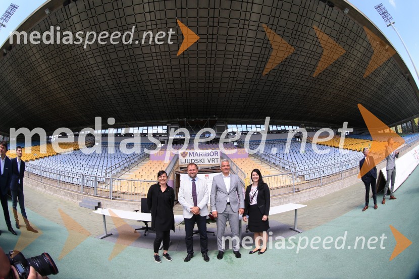  ... ; dr. Samo Peter Medved,  podžupan, Mestna občina Maribor ;  Aleksander Saša Arsenovič, župan, Mestna občina Maribor;  ... Podpis pogodbe z izvajalcem, za rekonstrukcijo stare tribune Ljudskega vrta