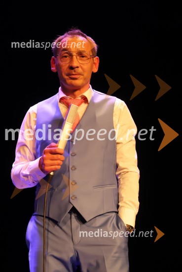  Tadej Toš, igralec, komik in TV voditeljTadej Toš, stand up komedija v Narodnem domu