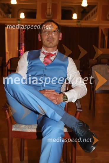  Tadej Toš, igralec, komik in TV voditeljTadej Toš, stand up komedija v Narodnem domu