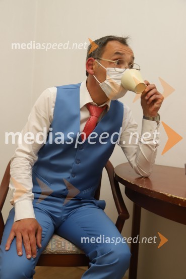  Tadej Toš, igralec, komik in TV voditeljTadej Toš, stand up komedija v Narodnem domu