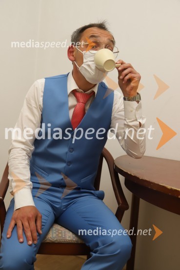  Tadej Toš, igralec, komik in TV voditeljTadej Toš, stand up komedija v Narodnem domu