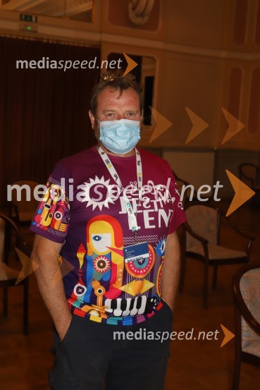  Andrej Borko, pomočnik direktorja Narodnega doma MariborTadej Toš, stand up komedija v Narodnem domu