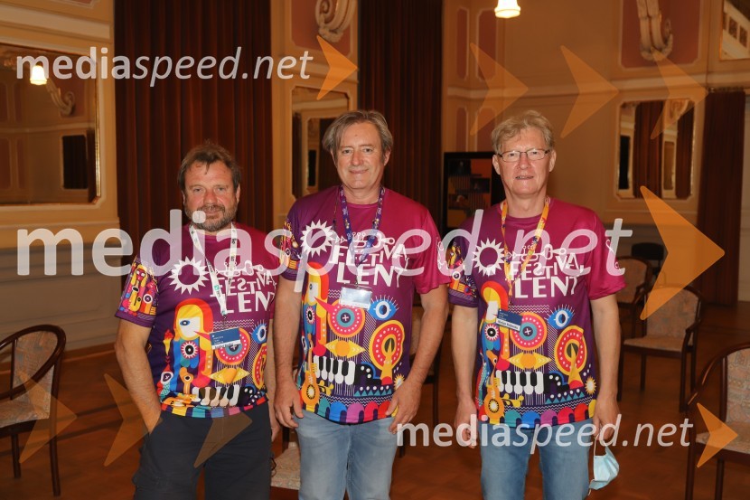  Andrej Borko, pomočnik direktorja Narodnega doma Maribor;  Vladimir  Rukavina Gogo, direktor Narodnega doma Maribor ter direktor Festivala Lent ;  ... Tadej Toš, stand up komedija v Narodnem domu