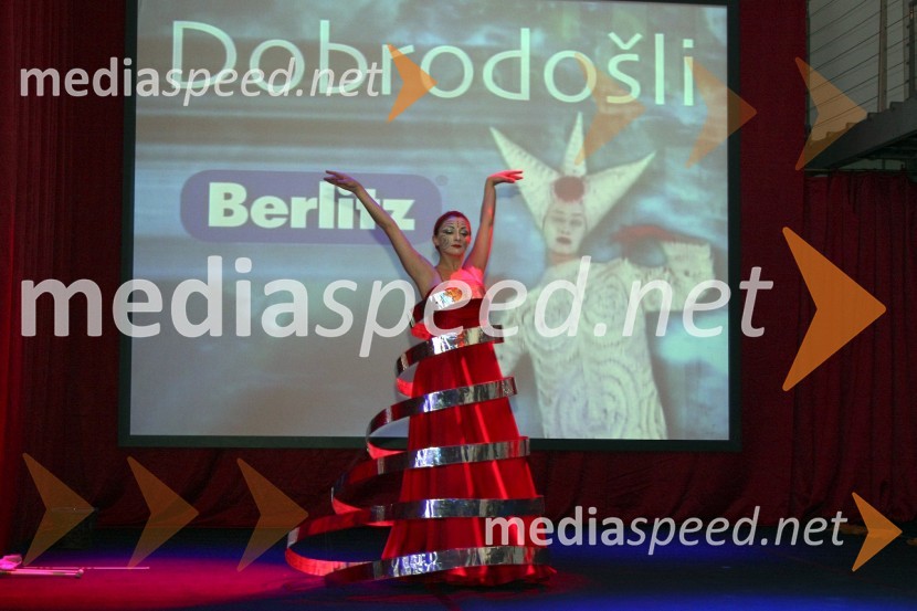 Nastop skupine SerpentesBerlitz, jezikovna šola, 130 let