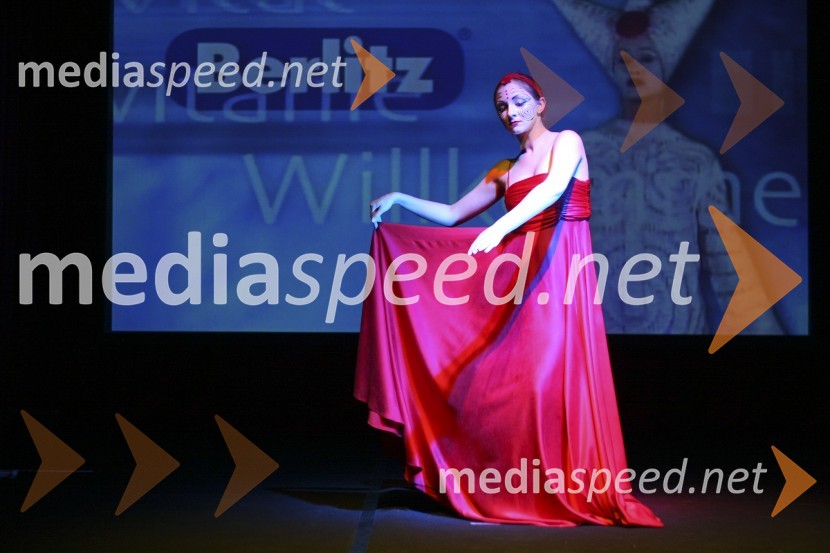 Nastop skupine SerpentesBerlitz, jezikovna šola, 130 let