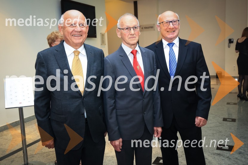  Janez 	 Kocijančič, nekdanji predsednik OKS ;  Miroslav Cerar, nekdanji gimnastičar, predsednik Odbora za podeljevanje Bloudkovih priznanj;  Bogdan Gabrovec, predsednik Olimpijskega komiteja Slovenije, predsednik Judo zveze SlovenijeUmrl je dolgoletni predsednik OKS-ja Janez Kocijančič