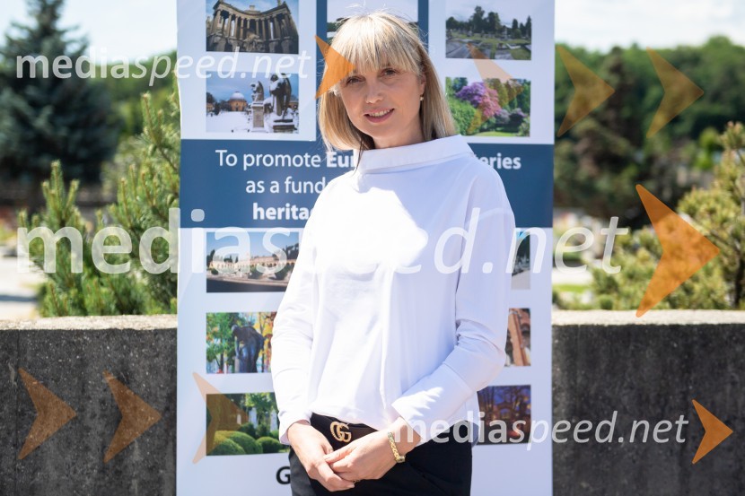 mag. Lidija Pliberšek, direktorica Pogrebnega podjetje Maribor d.d. in predsednica ASCEZasaditev potomke stare trte na pobreškem pokopališču