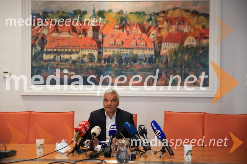  Aleksander Saša Arsenovič, župan, Mestna občina MariborMestna občina Maribor predstavila rezultate boja proti COVID 19