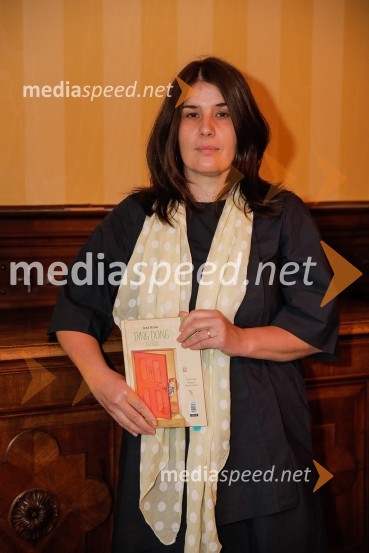  Jana Bauer, pisateljicaNagrada Desetnica v roke Jani Bauer