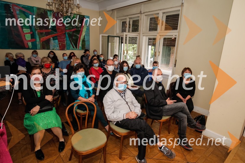 Nagrada Desetnica v roke Jani Bauer