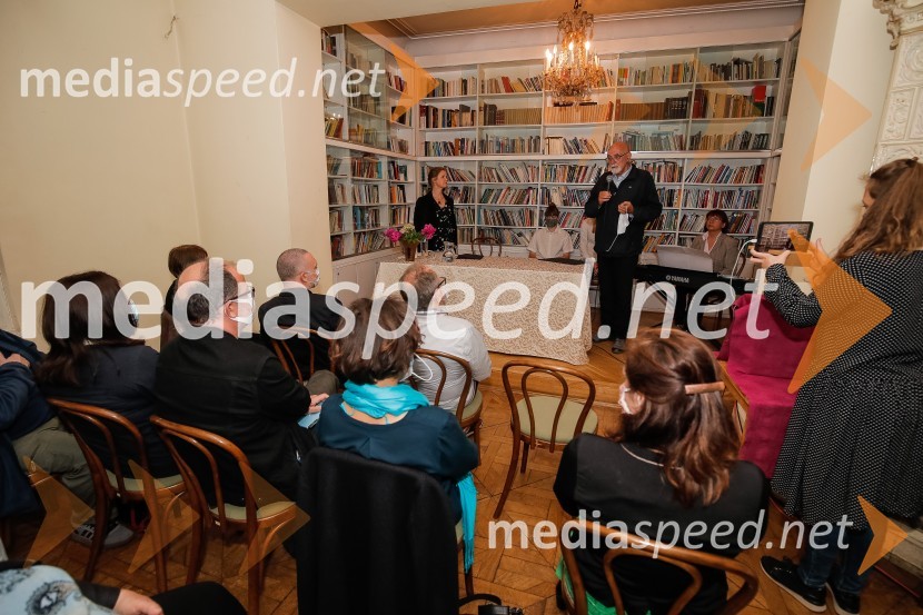 Nagrada Desetnica v roke Jani Bauer