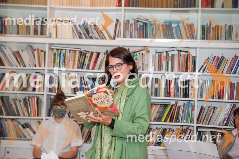  Cvetka Bevc, pisateljicaNagrada Desetnica v roke Jani Bauer