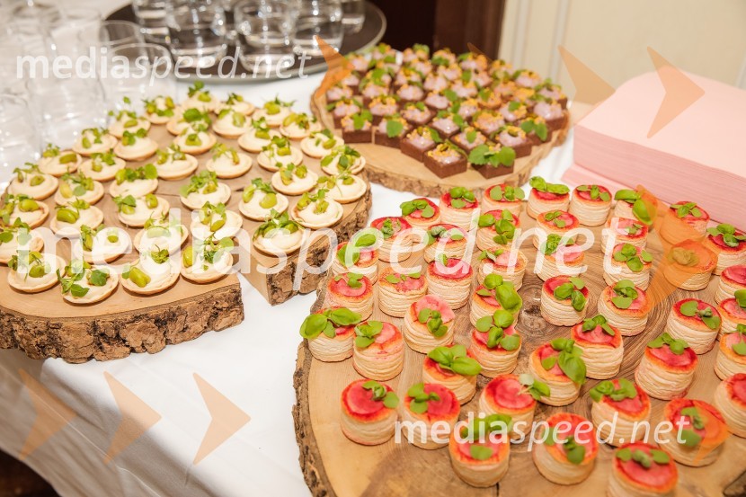 Nagrada Desetnica v roke Jani Bauer