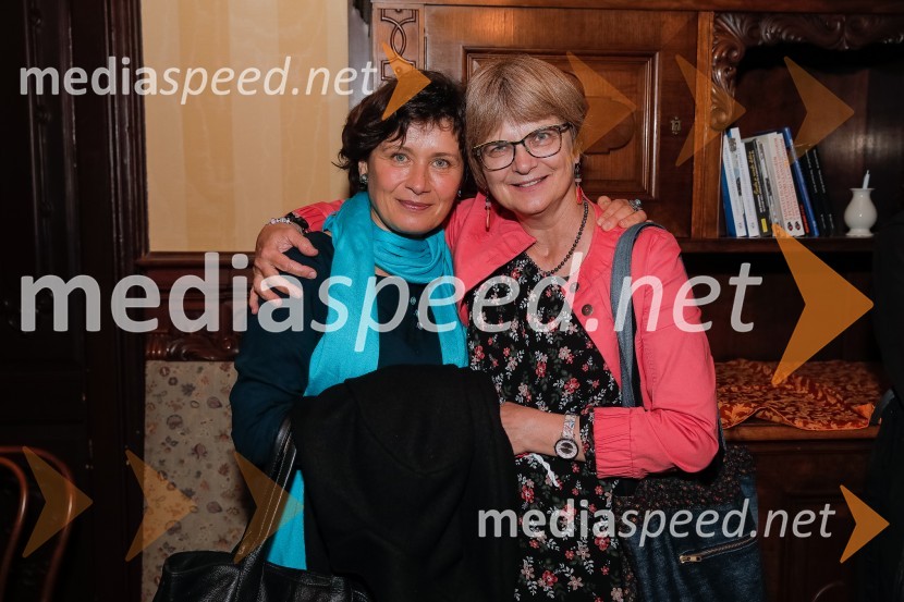  Anja Štefan, pisateljica;  Cvetka Sokolov, pisateljicaNagrada Desetnica v roke Jani Bauer