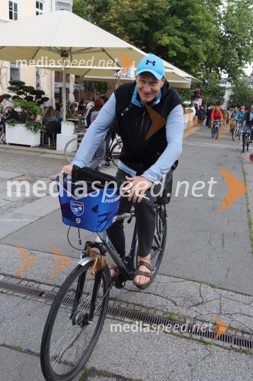  Peter MožičPetkovi protesti v Mariboru