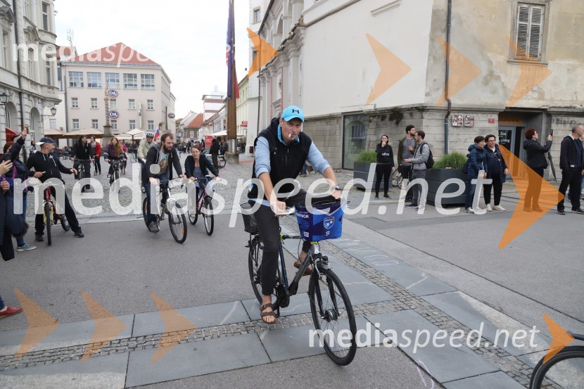  Peter MožičPetkovi protesti v Mariboru