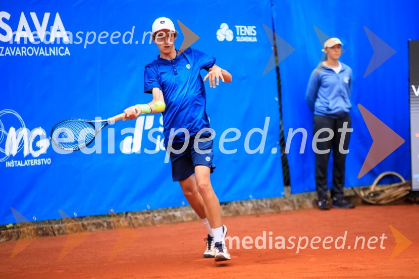  Bor Artnak, teniški igralecBlaž Rola in Bor Artnak, zmagovalca pokala Mime Jaušovec