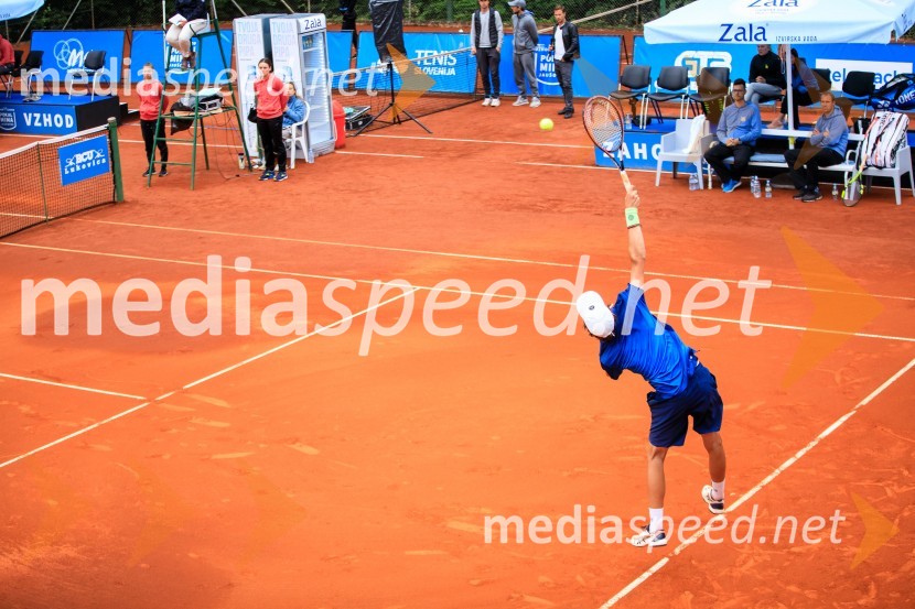  Bor Artnak, teniški igralecBlaž Rola in Bor Artnak, zmagovalca pokala Mime Jaušovec