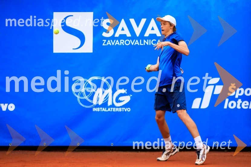  Bor Artnak, teniški igralecBlaž Rola in Bor Artnak, zmagovalca pokala Mime Jaušovec