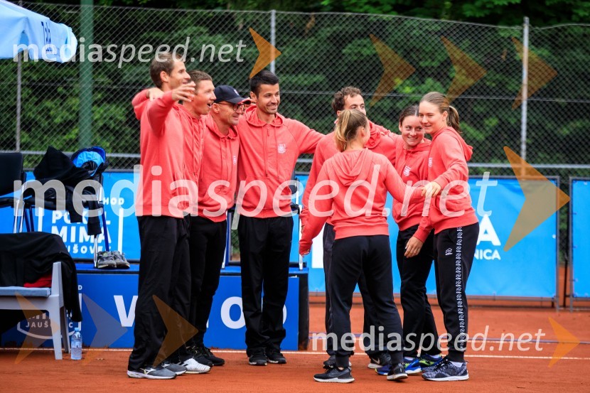  Blaž  Rola, teniški igralec;  Robi  Cokan, kapetan vzhoda;  ... ;  Mike Urbanija, teniški igralec;  Tamara  Zidanšek, teniška igralka;  Živa Falkner, teniška igralkaBlaž Rola in Bor Artnak, zmagovalca pokala Mime Jaušovec