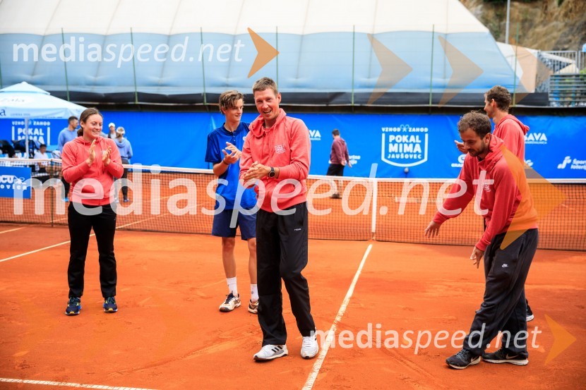  Tamara  Zidanšek, teniška igralka;  Bor Artnak, teniški igralec;  Robi  Cokan, kapetan vzhoda;  Nik  Razboršek, teniški igralecBlaž Rola in Bor Artnak, zmagovalca pokala Mime Jaušovec