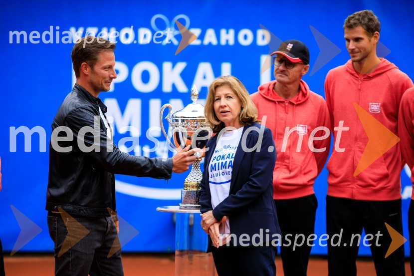  ... ;  Mima  Jaušovec, nekdanja slovenska tenisačica;  ... ;  Blaž  Rola, teniški igralecBlaž Rola in Bor Artnak, zmagovalca pokala Mime Jaušovec