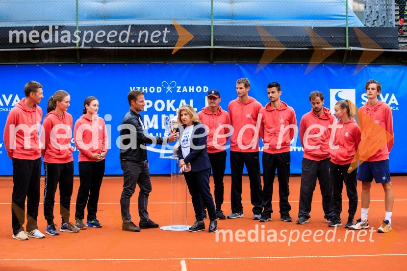  Robi  Cokan, kapetan vzhoda;  Živa Falkner, teniška igralka;  Tamara  Zidanšek, teniška igralka;  ... ;  Mima  Jaušovec, nekdanja slovenska tenisačica;  ... ;  Blaž  Rola, teniški igralec;  Mike Urbanija, teniški igralec;  Nik  Razboršek, teniški igralec;  Pia Čuk, teniška igralka;  Bor Artnak, teniški igralecBlaž Rola in Bor Artnak, zmagovalca pokala Mime Jaušovec