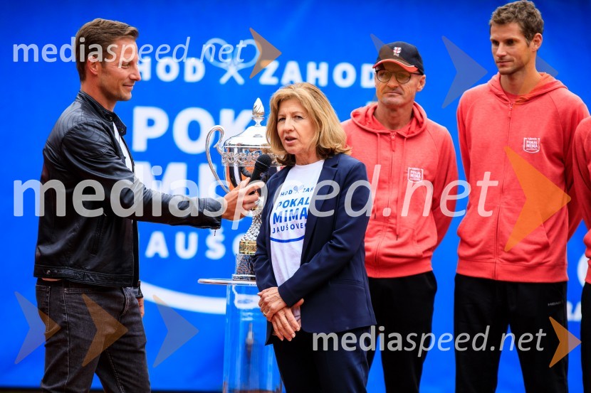  ... ;  Mima  Jaušovec, nekdanja slovenska tenisačica;  ... ;  Blaž  Rola, teniški igralecBlaž Rola in Bor Artnak, zmagovalca pokala Mime Jaušovec