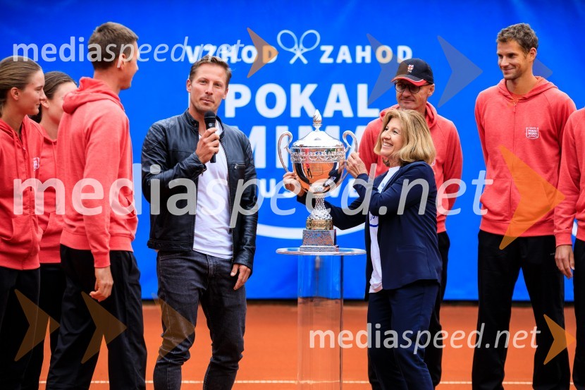  ... ;  Mima  Jaušovec, nekdanja slovenska tenisačica;  Blaž  Rola, teniški igralecBlaž Rola in Bor Artnak, zmagovalca pokala Mime Jaušovec