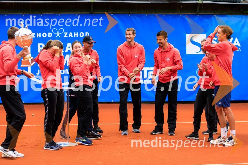  Robi  Cokan, kapetan vzhoda;  Živa Falkner, teniška igralka;  Tamara  Zidanšek, teniška igralka;  Blaž  Rola, teniški igralec;  Mike Urbanija, teniški igralec;  Bor Artnak, teniški igralecBlaž Rola in Bor Artnak, zmagovalca pokala Mime Jaušovec