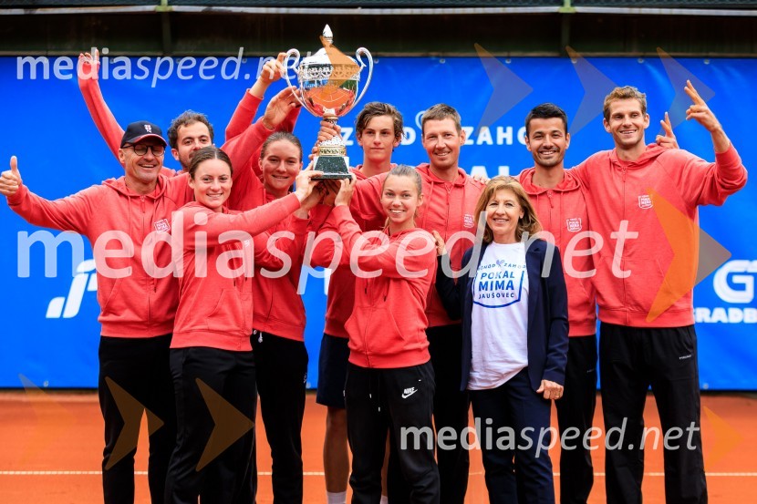  ... ;  Nik  Razboršek, teniški igralec;  Tamara  Zidanšek, teniška igralka;  Živa Falkner, teniška igralka;  Bor Artnak, teniški igralec;  Pia Čuk, teniška igralka;  Robi  Cokan, kapetan vzhoda;  Mima  Jaušovec, nekdanja slovenska tenisačica;  Mike Urbanija, teniški igralec;  Blaž  Rola, teniški igralecBlaž Rola in Bor Artnak, zmagovalca pokala Mime Jaušovec