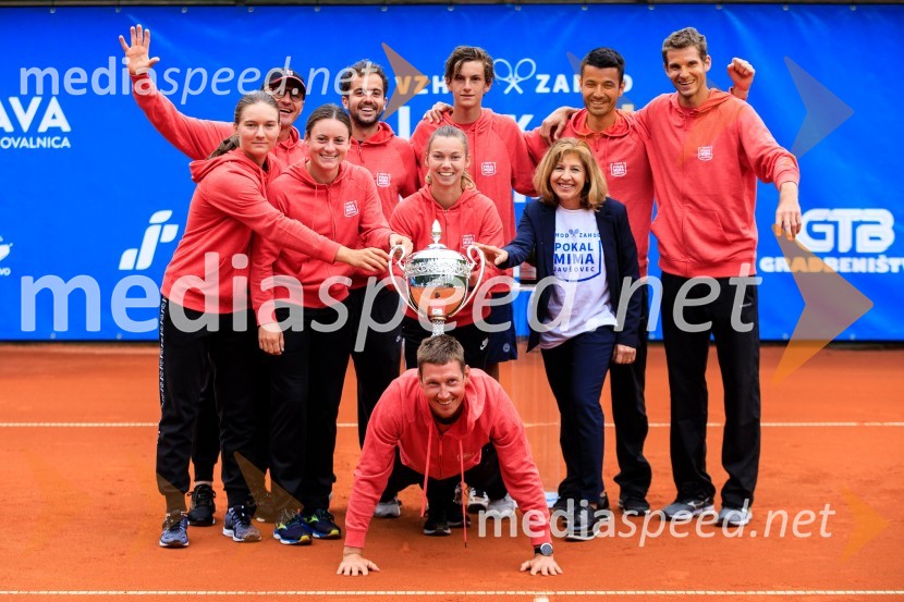  Živa Falkner, teniška igralka;  Tamara  Zidanšek, teniška igralka;  Nik  Razboršek, teniški igralec;  Robi  Cokan, kapetan vzhoda;  Pia Čuk, teniška igralka;  Bor Artnak, teniški igralec;  Mima  Jaušovec, nekdanja slovenska tenisačica;  Mike Urbanija, teniški igralec;  Blaž  Rola, teniški igralecBlaž Rola in Bor Artnak, zmagovalca pokala Mime Jaušovec