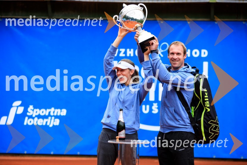  Kaja Juvan, teniška igralka;  Grega Žemlja, teniški igralecBlaž Rola in Bor Artnak, zmagovalca pokala Mime Jaušovec