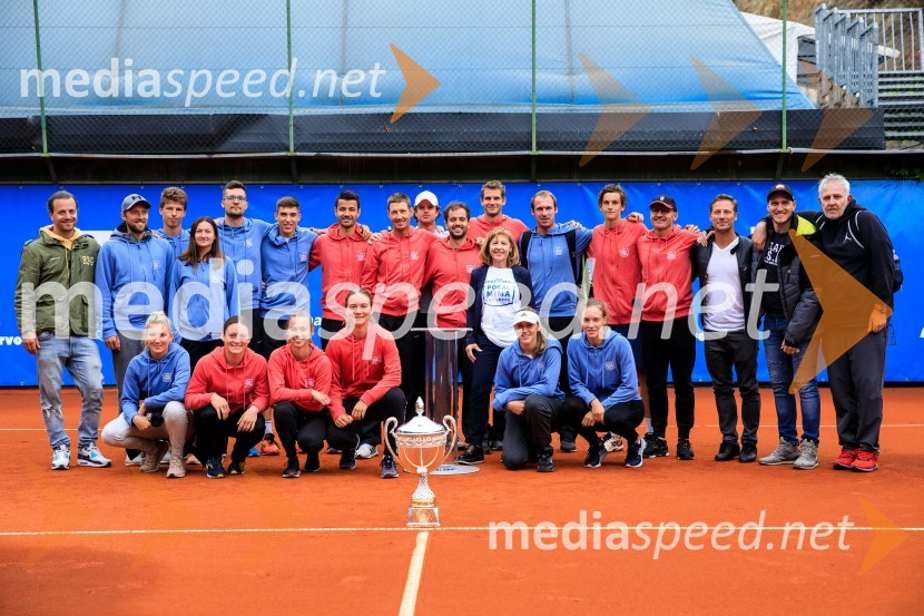  ... ;  Tom Kočevar Dešman, teniški igralec;  ... ;  Dalila Jakupović, teniška igralka;  Miha Mlakar, kapetan zahoda;  Tamara  Zidanšek, teniška igralka;  Matic Dimic, teniški igralec;  Pia Čuk, teniška igralka;  Mike Urbanija, teniški igralec;  Živa Falkner, teniška igralka;  Robi  Cokan, kapetan vzhoda;  Nik  Razboršek, teniški igralec;  Blaž  Rola, teniški igralec;  Mima  Jaušovec, nekdanja slovenska tenisačica;  Kaja Juvan, teniška igralka;  Grega Žemlja, teniški igralec;  ... ;  Bor Artnak, teniški igralec;  ... ;  ... ;  ... ;  ... Blaž Rola in Bor Artnak, zmagovalca pokala Mime Jaušovec